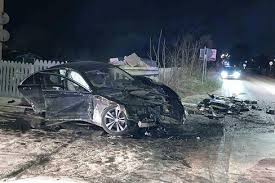 Due feriti gravissimi in un incidente stradale. Altamura Incidente In Via Bari Migliorano Condizioni Del 40enne Ferito