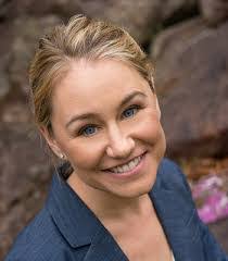 Leah Tapp's Instagram, Twitter & Facebook