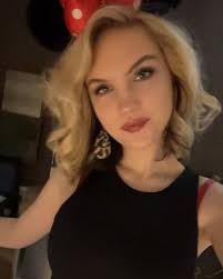 Hi! My name is Anna Swenson and I'm from Lemont Illinois. I'm not fully  committed to Madison yet but it is my top choice! I am planning