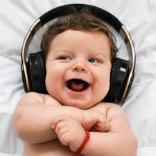 175 Emo Baby Names for Boys and Girls (With Meanings)