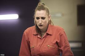 Misfits est une série télévisée britannique en 37 épisodes de 45 minutes, créée par howard overman et diffusée du 12 novembre 2009 au 11 décembre 2013 sur e4. Misfits Star Lauren Socha Reveals She Has Returned To The Nhs Frontline Daily Mail Online