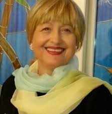 Mi presento, sono il Dott. Michele Capozzi, ortopedico e traumatologo dal  1991, laureato e specializzato all'Università degli Studi di Bari "Aldo  Moro", con formazione chirurgica nazionale e internazionale in tutti i campi