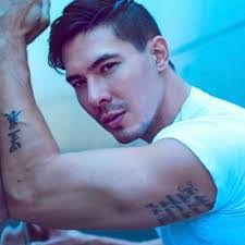 Kai Lewis's Instagram, Twitter & Facebook