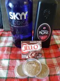 Chocolate Covered Strawberry Pudding Shots Strawberry Pudding Pudding Shots Chocolate Covered Strawberries