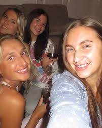 katie brewster (@katieebrewster) • Instagram photos and videos