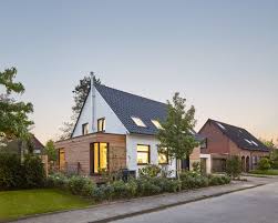Der natürliche baustoff ist besonders wärmespeichernd und deshalb für das verputzen der innenwände optimal geeignet. Vom Kleinen Siedlungshauschen Zum Modernen Wohntraum Homify Anbau Haus Geschafts Und Buroarchitektur Haus Modernisieren