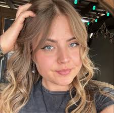 Are there any pet-friendly lease takeovers available in Colorado for two  people?