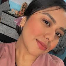 Lizbeth Velez Flores (24)