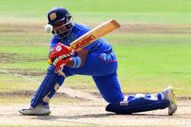 During the first quarter final of the ongoing vijay hazare trophy between mumbai and hyderabad at bengaluru, mumbai defeated hyderabad by 60 mumbai opener prithvi shaw provided them with a swift start, something which put them ahead in the chase from the word go. Vijay Hazare Trophy Final Prithvi Shaw Back On Field After Getting Hit On Shin Sportstar