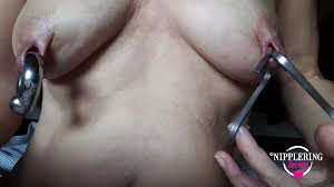 乳首とマンコのピアスを変えてみた-大胆な変身の記録