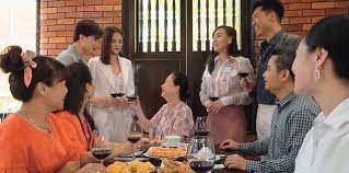 Jun 29, 2021 · trong hương vị tình thân tập 51 lên sóng tối 29/6, nam (phương oanh) đã hẹn gặp dũng (sỹ hưng) để trả thù cho diệp (ánh tuyết). Bmxailha7jvqom