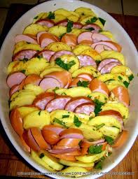 Pommes De Terre Cancoillotte Saucisses De Morteau Et Fumees Recettes De Cuisine Recette Plat Familial Recette De Plat