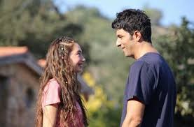 Neslihanatagul Enginakyurek Sefirinkizi Turkishdrama Diziler Neslihanatagul Enginakyurek Sefirinkizi Fotografcilik Pozlari Kizlar Fotografcilik
