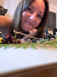 I made my second shadow box. Do you like it? 🧚🏻‍♂️🌿🪵🌼 #ferns  #mushrooms #nature #art