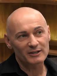 ¡Roberto hizo historia en el País Vasco! ❤️#FirstDates, de lunes a viernes  a las 21:40h en #Cuatro y en @miteleonline #Mediaset #QueVer #TeleEnTikTok