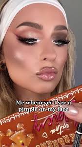 Dealing with Acne: Makeup and Hairstyle Tips