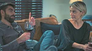 100 días para enamorarnos cuenta la historia de dos buenas amigas, quienes deciden separarse de sus respectivos esposos tras 20 años de matrimonio. 100 Days To Fall In Love 1x39 Constanza Goes For More Trakt Tv