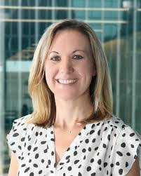 Julie Toth's Instagram, Twitter & Facebook