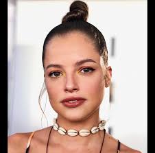 Foto: Marcio Sanchez falou que pro inverno, o segredo é apostar nos tons  terrosos na maquiagem. O amarelo, o laranja e o living coral, que foram  sucesso no verão, viram coadjuvantes, e