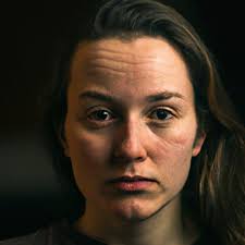 gud to c a list without a midget face AK Akademiks TV @AkademiksTV 1d The  only 4 HipHop artist who sold 1 Million albums in the first week