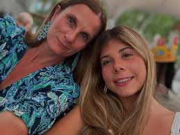 Think this was my ("prom") leaving disco as we called them back then. I  have never been a fashion guru, my missus and kids call me Elmer Fudd...😂