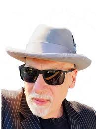 Jan Randall's Instagram, Twitter & Facebook