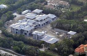 His home is in desperate need of a. Holding Court First Look At Nba Icon Michael Jordan S 37 000 Square Foot Palace Florida Michael Jordan House Styles