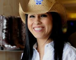 Amanda Voth's Instagram, Twitter & Facebook