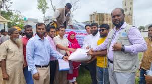 Agrajatra distributes relief to flood-affected families in Pekua with its own funds