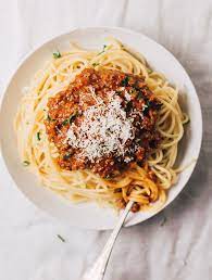 Greek Spaghetti Bolognese Makaronia Me Kima Real Greek Recipes Recipe Spaghetti Bolognese Greek Recipes Greek Spaghetti