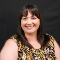 Laura Dock's Instagram, Twitter & Facebook