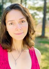 Hillary Heath's Instagram, Twitter & Facebook