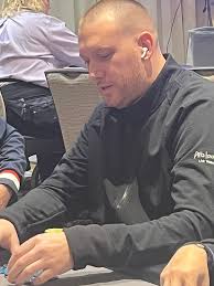 $2,700 Main Event Gallery