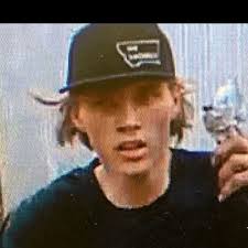 👀 WHO DIS? 👀 ❗️Update 2:00 p.m.