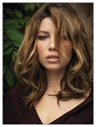 Medium Hairstyles To Make You Look Younger Medium Hair Styles Blonde Highlights Haircut Types