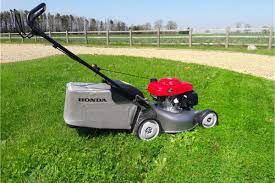 Review10best compares the best lawn mowers in the uk and selects the one by flymo as the best lawn mower.in a lawn mower buying guide, you can read more about the features of the different lawn mowers and see a recommendation on which lawn mower to buy in the uk in 2021. Top 10 Best Lawnmowers 2020 Honest John Kit Honest John