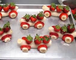Cool Looking And Tastes Great Banana And Strawberry Cars Healthy Party Food Creative Food Fun Snacks