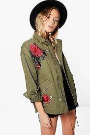 Epingle Sur Veste Kaki