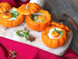 Si l'habit ne fait pas le plat, il doit tout de même donner envie d'y plonger le doigt. Oeuf Cocotte Et Courge Jack Be Little