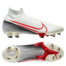 Wij hebben de beste voetbalschoenen aanbiedingen van nike voor je opgezocht. Nike Voetbalschoenen Bestel Nike Voetbalschoenen Nu Bij Unisport