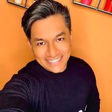 Michelle Cayo's Instagram, Twitter & Facebook