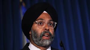 Top SEC Director Behind Ripple and Binance Cases Suddenly Resigns