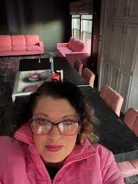 Started decorating my office. The theme is The Pink Palace 💖 💖💖