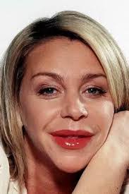 Leslie Ash's Instagram, Twitter & Facebook