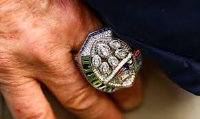 Tom brady and the pats partied on thursday night while receiving their super bowl liii rings. Super Bowl Rings Who Gets A Ring And Why How Much Are They Worth Nfl Sport Express Co Uk