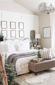 Decorating a bedroom is a chance to really reflect your personal style and create a look you absolutely love. 30 Perfect Winter Bedroom Decoration Ideas For Your Inspiration Women Fashion Lifestyle Blog Shinecoco Com