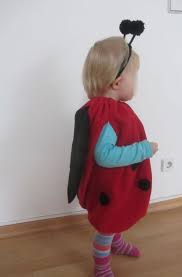 Kinder marienkäfer kostüm insekten kostüm. Bei Diesem Kostum Handelt Es Sich Um Ein Marienkaferkostum Es Ist Aus Rotem Fleece Genaht Auf Diese Marienkafer Kostum Kinder Kinder Kostum Kostum Kleinkind