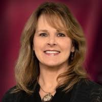 Kim Summerlin's Instagram, Twitter & Facebook