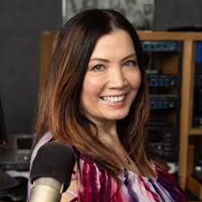 Nikki Guess's Instagram, Twitter & Facebook