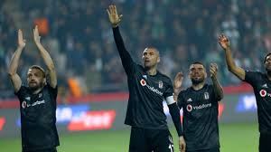 Galatasarayda şok etkisi oluşturan resimkulüp yönetimi ve teknik heyetle anlaşmazlık yaşadığı bilinen burak yılmaz, ligin başlangıcından bu yana hem taraftar hem de teknik direktör hamzaoğlu. Lille E Transfer Olan Burak Yilmaz Vedalasti